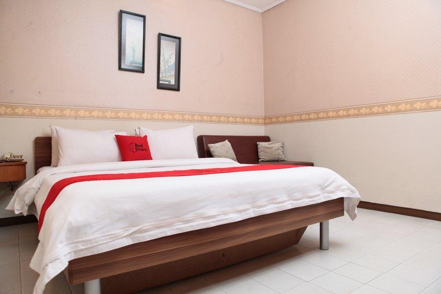 Hotel Reddoorz Plus @ Sukamulya Pasteur 2 Bandung Exterior foto