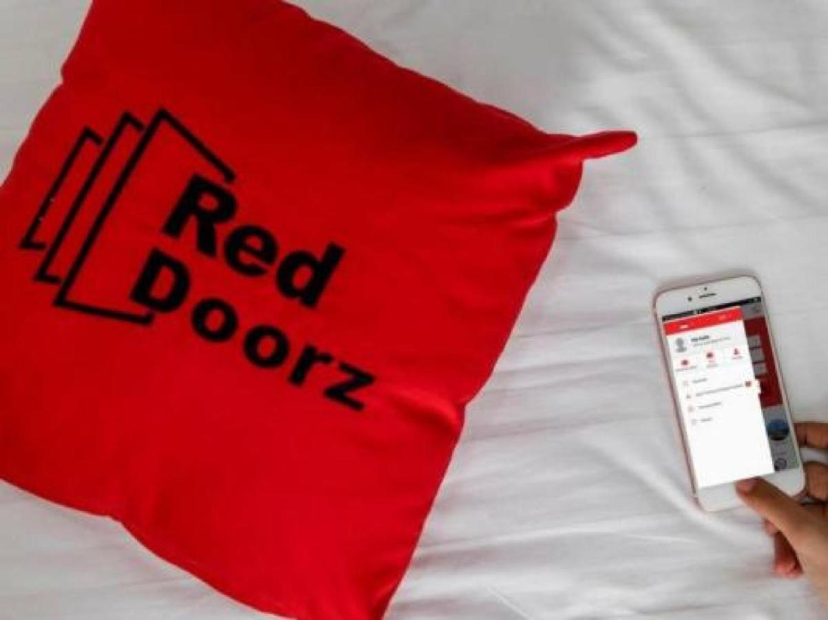 Hotel Reddoorz Plus @ Sukamulya Pasteur 2 Bandung Exterior foto